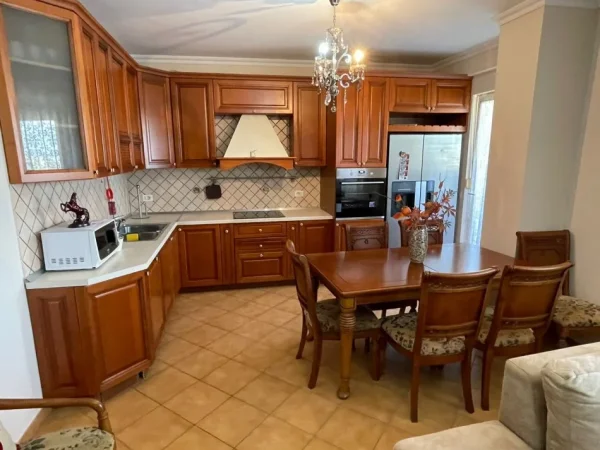 Tirane, jepet me qera apartament 2+1+Aneks+Ballkon Kati 10, 100 m² 1.000 € (STADIUMI AIR ALBANIA)