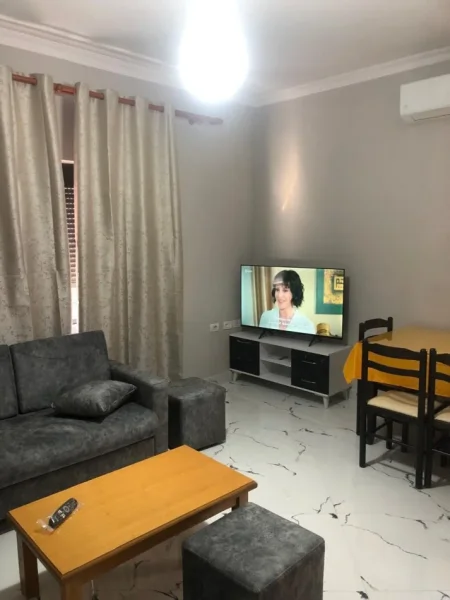 Tirane, jepet me qera apartament 2+1+Ballkon Kati 2, 80 m² 650 € (DON BOSKO)