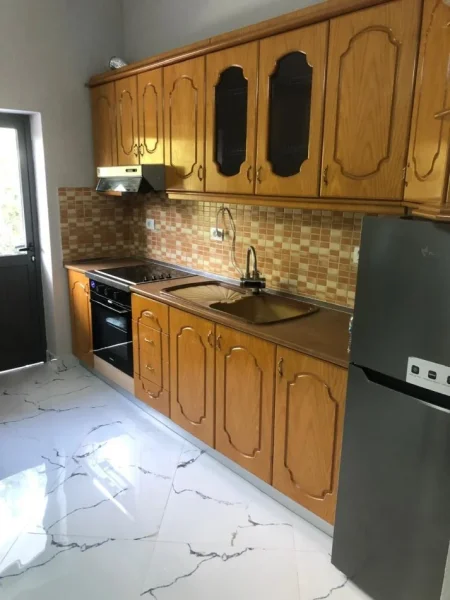 Tirane, jepet me qera apartament 2+1+Ballkon Kati 2, 80 m² 650 € (DON BOSKO)