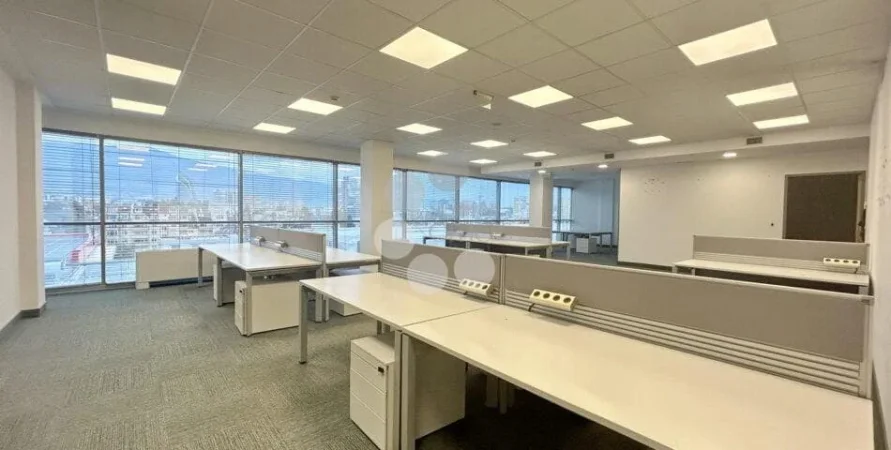 Tirane, jepet me qera zyre Kati 2, 55 m² 700 € (PRANE GLOBE)