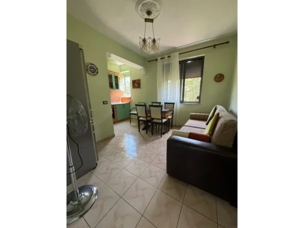 Tirane, jepet me qera apartament 2+1+Ballkon Kati 5, 68 m² 600 € (Bulevardi Zhan Dark)