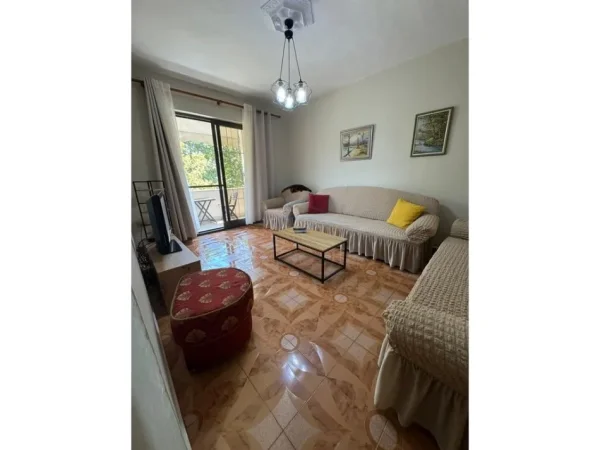 Tirane, jepet me qera apartament 2+1 Kati 5, 68 m² 600 € (Bulevardi Zhan Dark)