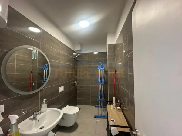 Tirane, jepet me qera apartament 1+1+Ballkon Kati 2, 52 m² 550 € (Bulevardi i Ri)