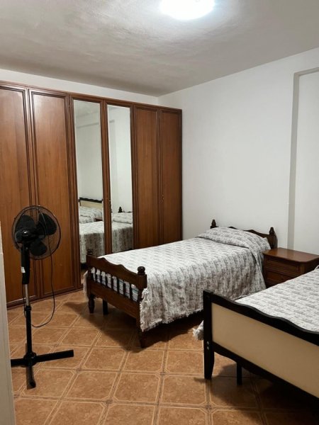 Tirane, jepet me qera apartament 2+1+Ballkon Kati 9, 90 m² 600 € (rruga e kavajes)
