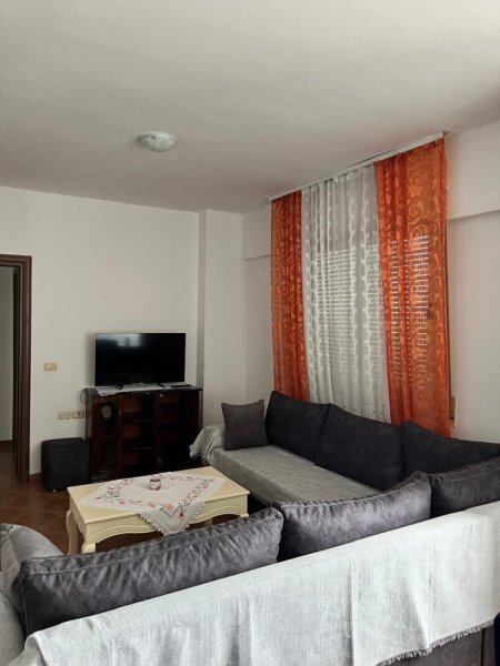 Tirane, jepet me qera apartament 2+1+Ballkon Kati 9, 90 m² 600 € (rruga e kavajes)