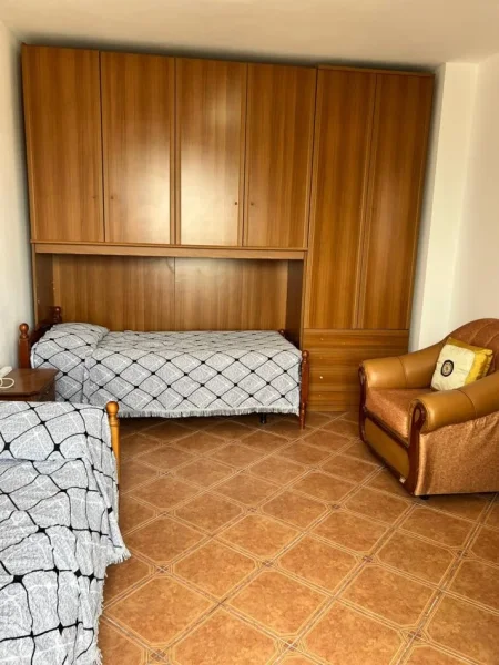 Tirane, jepet me qera apartament 2+1+Ballkon Kati 9, 90 m² 600 € (rruga e kavajes)