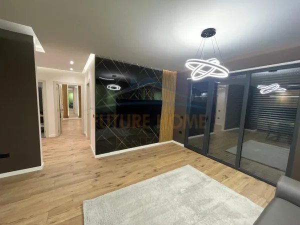 Tirane, jepet me qera apartament 2+1+Ballkon Kati 9, 105 m² 1.400 € (Rruga e Kosovareve)