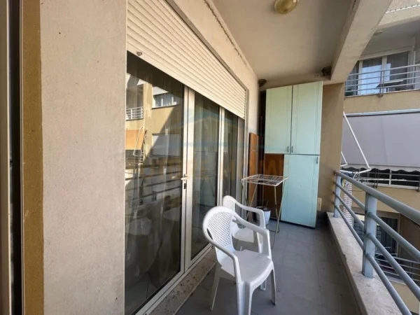 Tirane, jepet me qera apartament 1+1 Kati 4, 71 m² 550 € (Rruga Karl Gega)