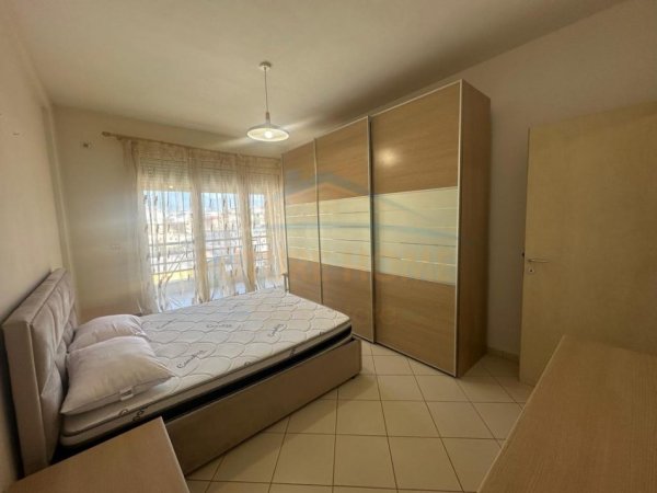Tirane, jepet me qera apartament 1+1 Kati 4, 71 m² 550 € (Rruga Karl Gega)