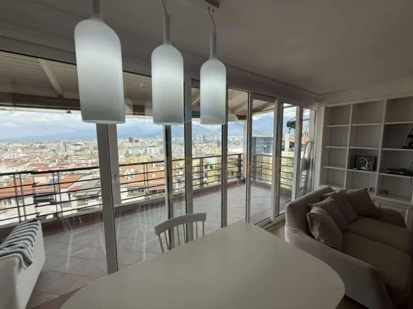 Tirane, jepet me qera apartament 2+1+Ballkon Kati 5, 135 m² 1.100 € (REZIDENCA KODRA E DIELLIT 1)