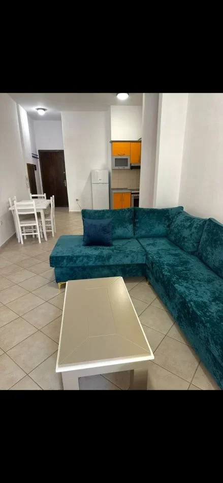 Tirane, jepet me qera apartament 1+1 Kati 1, 70 m² 400 € (Rruga Mikel Maruli)