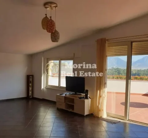 Tirane, jepet me qera apartament 4+1 Kati 5, 210 m² 1.200 € (Liqeni i Thate)