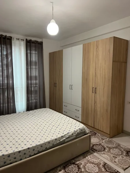 Tirane, jepet me qera apartament 2+1+Ballkon Kati 3, 98 m² 550 € (Komplesi Jolla Astir)