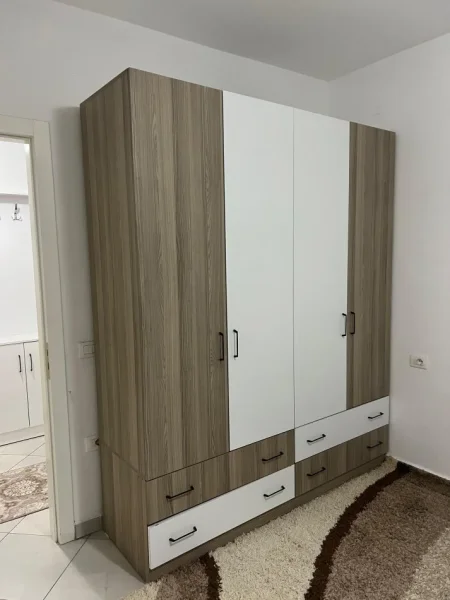 Tirane, jepet me qera apartament 2+1+Ballkon Kati 3, 98 m² 550 € (Komplesi Jolla Astir)