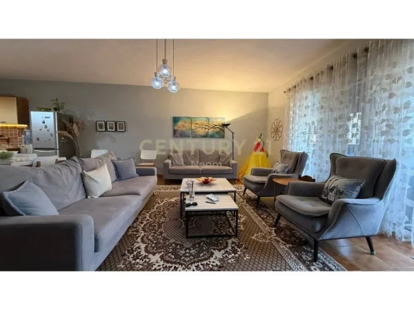 Tirane, shitet apartament 2+1 Kati 6, 135 m² 260.000 € (Komuna e Parisit)
