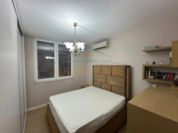 Tirane, jepet me qera apartament 2+1 Kati 4, 70 m² 700 € (Rruga e Durresit)
