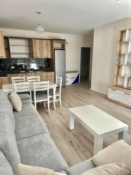 Tirane, jepet me qera apartament 2+1+Ballkon Kati 2, 100 m² 600 € (5 maji)