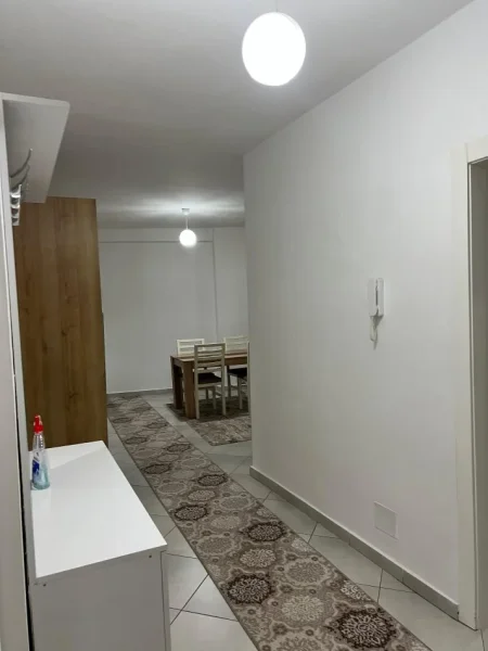 Tirane, jepet me qera apartament 1+1+Ballkon Kati 3, 98 m² 550 € (sokrat miho)