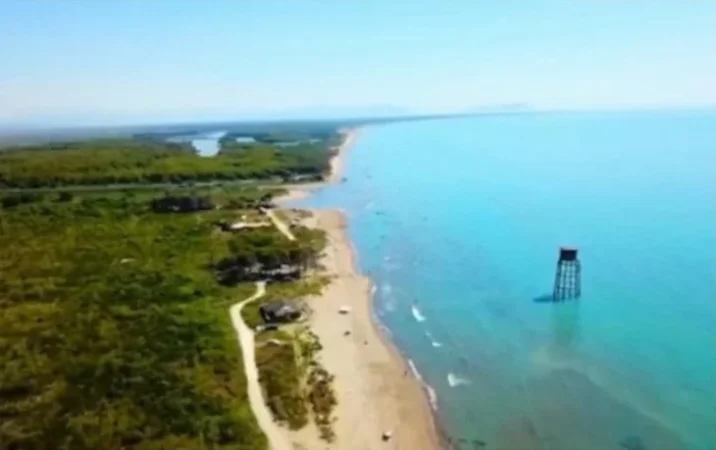 Fier, shitet toke , 1.000 m² 30.000 € (DARZEZE)