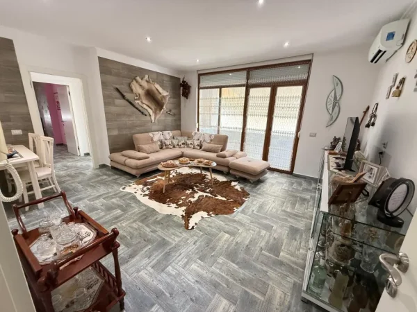 Tirane, shitet apartament 2+1 Kati 2, 94 m² 150.000 € (Vila L1)