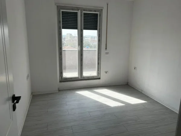 Tirane, shitet apartament 3+1 , 114 m² 160.000 € 