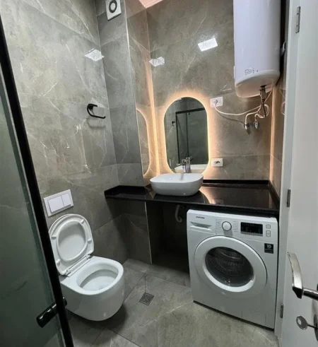 Tirane, jepet me qera apartament 2+1+Ballkon Kati 3, 100 m² 750 € (Casa Italia)