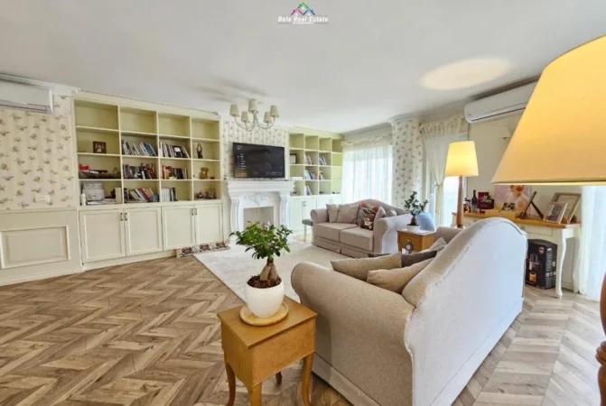 Tirane, jepet me qera apartament 2+1+Ballkon Kati 4, 109 m² 880 € (kodra e diellit 2)