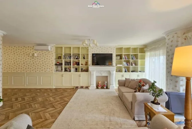 Tirane, jepet me qera apartament 2+1+Ballkon Kati 4, 109 m² 880 € (kodra e diellit 2)