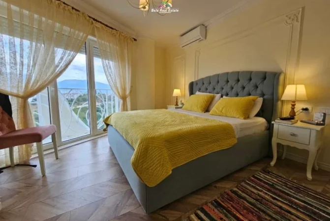 Tirane, jepet me qera apartament 2+1+Ballkon Kati 4, 109 m² 880 € (kodra e diellit 2)