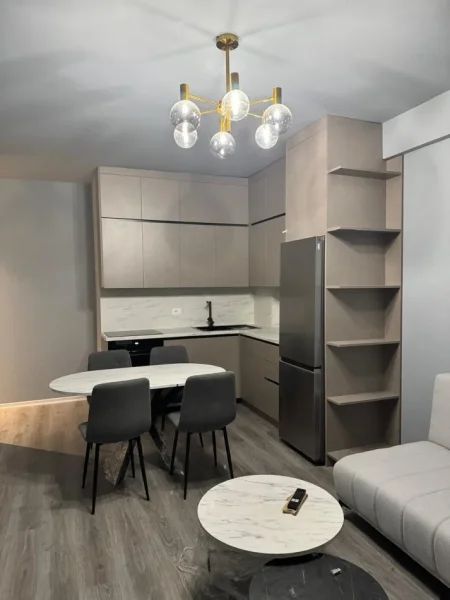 Tirane, jepet me qera apartament 1+1+Ballkon Kati 7, 70 m² 650 € (Trio Tower Residence, Don Bosko)