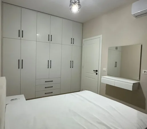 Tirane, jepet me qera apartament 1+1+Ballkon Kati 3, 70 m² 600 € (5 maji)