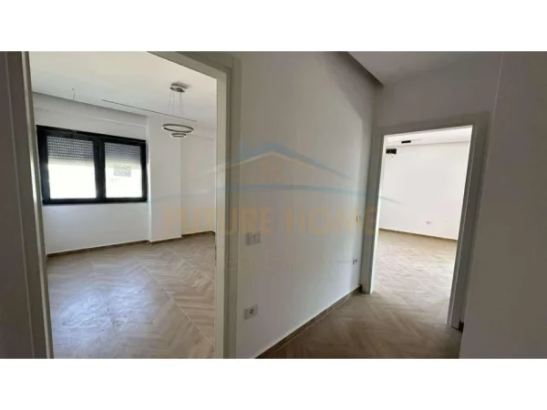Tirane, shitet apartament 3+1+Aneks+Ballkon Kati 1, 130 m² 240.000 € (UNAZE E RE)