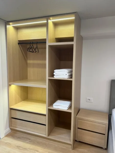 Tirane, jepet me qera apartament duplex 1+1+Ballkon Kati 2, 85 m² 550 € (Kompleksi Dopler perball spital Amerikan 3)