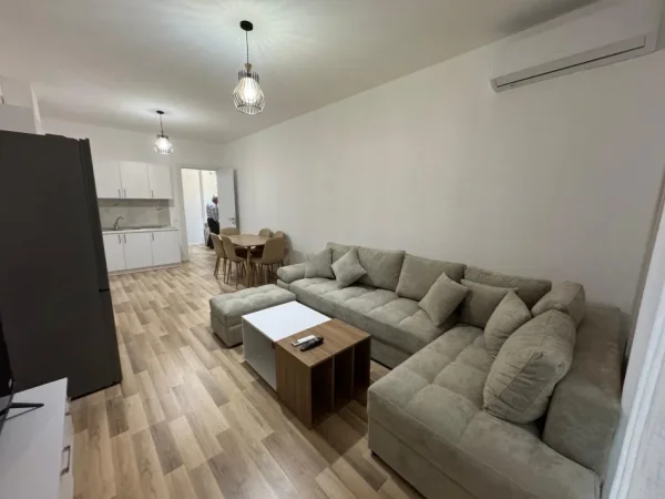 Tirane, jepet me qera apartament 1+1 Kati 5, 63 m² 500 € (Astir)