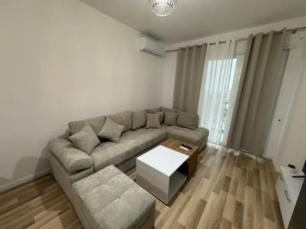 Tirane, jepet me qera apartament 1+1 Kati 5, 63 m² 500 € (Astir)
