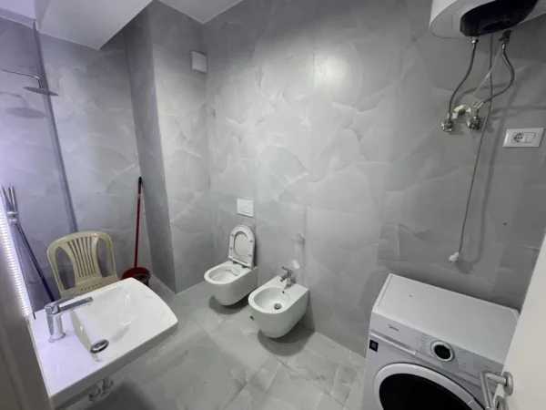 Tirane, jepet me qera apartament 1+1 Kati 3, 66 m² 400 € (Rezidenca kaimi)