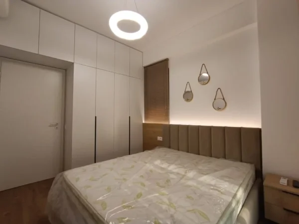 Tirane, jepet me qera apartament 1+1 Kati 2, 56 m² 450 € (Rezidenca oxa)