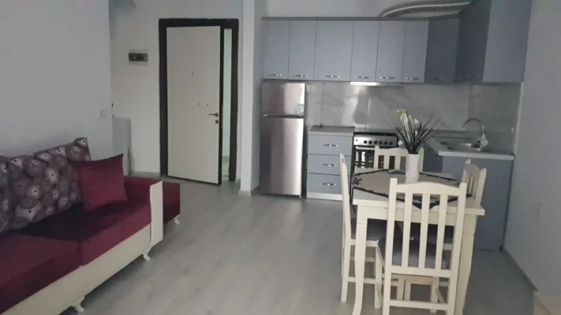 Tirane, jepet me qera apartament 1+1 , 55 m² 400 €