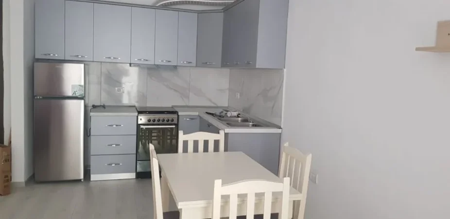 Tirane, jepet me qera apartament 1+1 , 55 m² 400 €