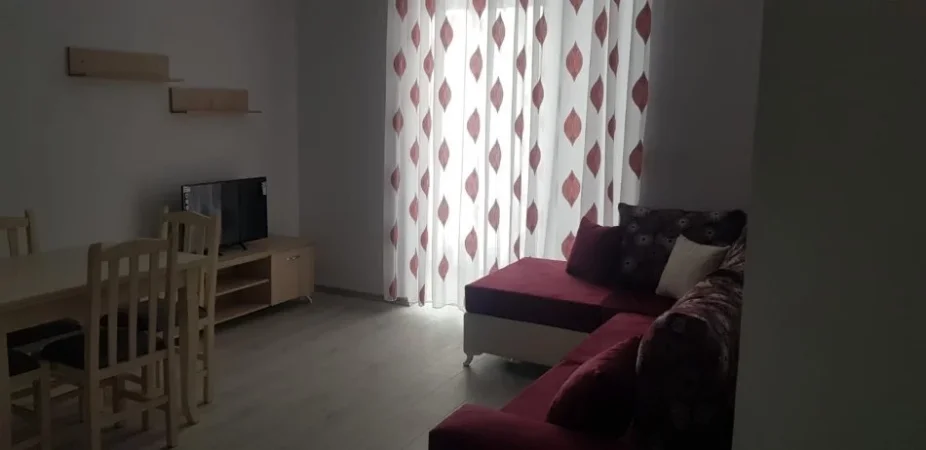 Tirane, jepet me qera apartament 1+1 , 55 m² 400 €