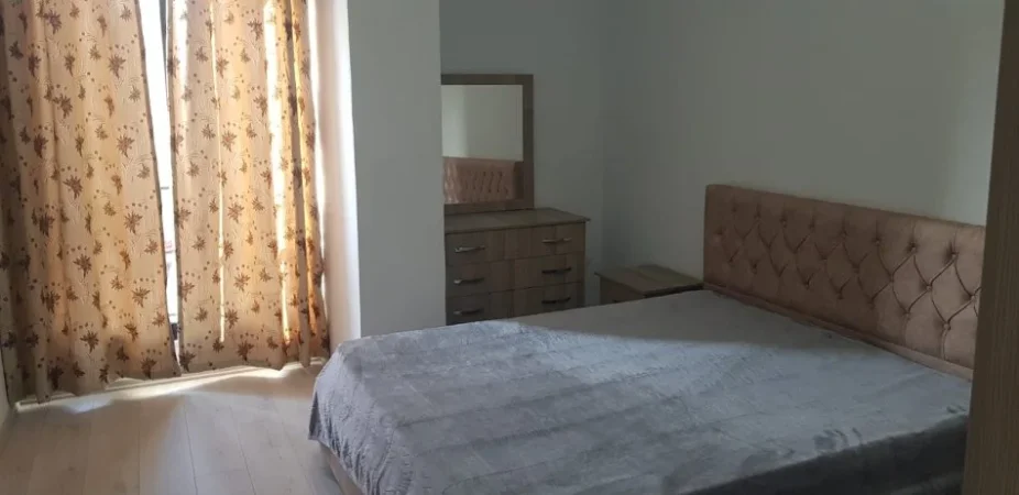 Tirane, jepet me qera apartament 1+1 , 55 m² 400 €