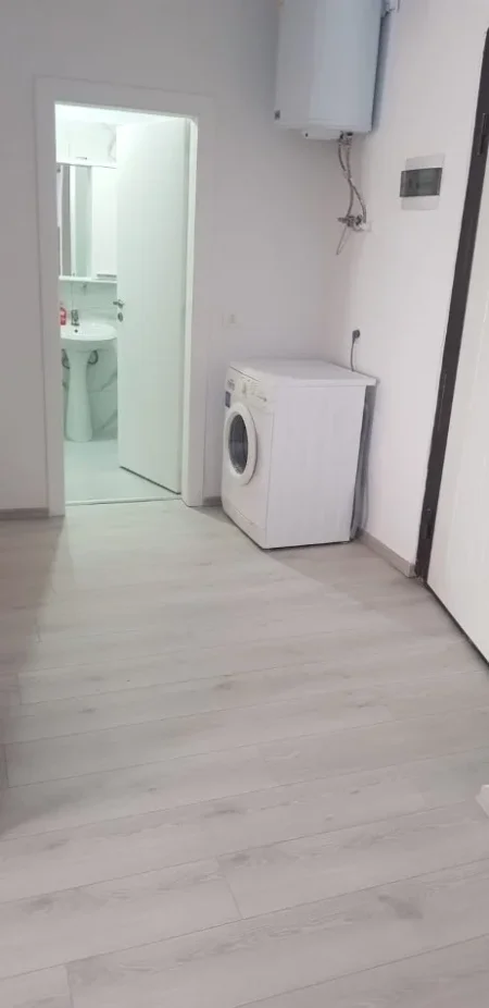 Tirane, jepet me qera apartament 1+1 , 55 m² 400 €