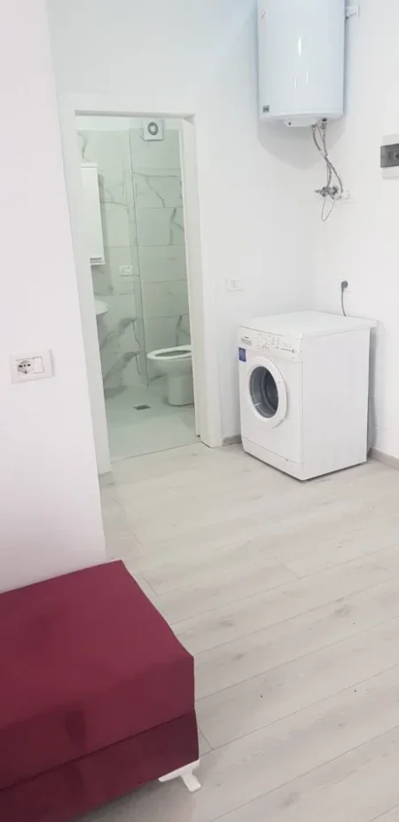 Tirane, jepet me qera apartament 1+1 , 55 m² 400 €