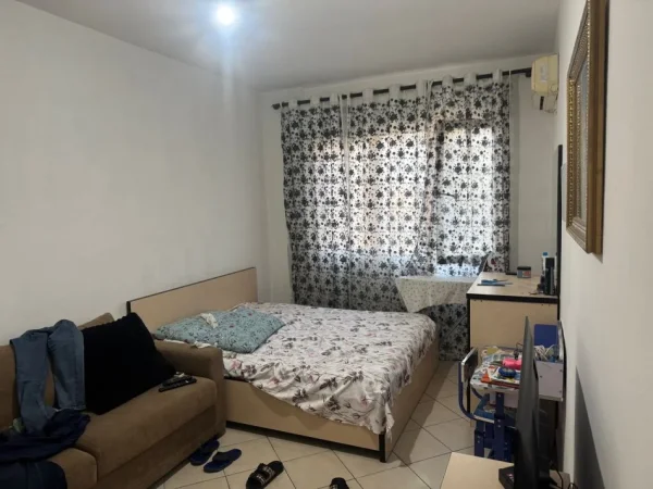 Tirane, shes apartament 1+1+Ballkon Kati 4, 60 m² 85.000 € (Te Restorant Fresku)