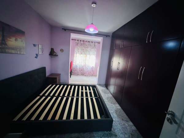 Tirane, jepet me qera apartament 1+1+Ballkon Kati 1, 70 m² 550 € (Ali dem)