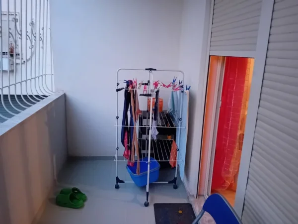 Vlore, jap me qera apartament 2+1+Ballkon Kati 1, 84 m² 400 € (Zona Albano dhe Romina, Lagjia Pavarsia)