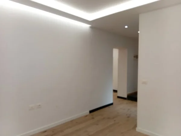 Tirane, shitet apartament 1+1 Kati -1, 62 m² 158.000 € (Gjimnazi Petro Nini)