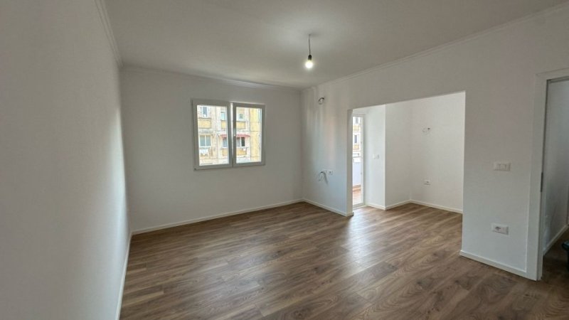 Tirane, shitet apartament 2+1+Ballkon Kati 4, 75 m² 148.000 € 