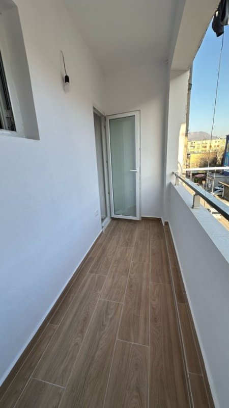 Tirane, shitet apartament 2+1+Ballkon Kati 4, 75 m² 148.000 € 