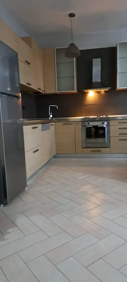 Tirane, jepet me qera apartament 2+1 Kati 5, 100 m² 600 € (Don Bosko Vizion Plus)